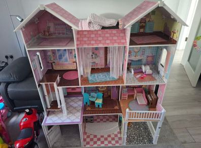 Dolls House Large