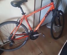 bike ktm racing bike working front breaks need work saddle small tear but quality bike.size um 6ft so adult