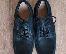 Clarks Gortex size 8 black shoes