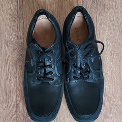 Clarks Gortex size 8 black shoes