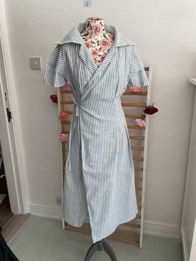 dress Bnwt vintage inspired wrap dress size small 8/10 midi short sleeve dress