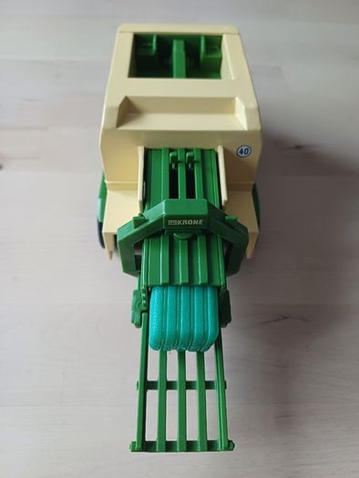 Britains Elite Krone Big Pack Farm Model Boxed MINT