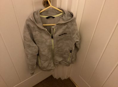 Grey hoodie age 8/9 REDUCED