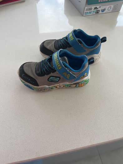 skechers play scene runners
