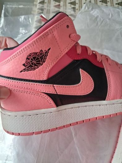 Girls Nike - Air Jordan 1 Mid GS Trainers - UK 5 EU 38 - Worn once Perfect - RRP 247
