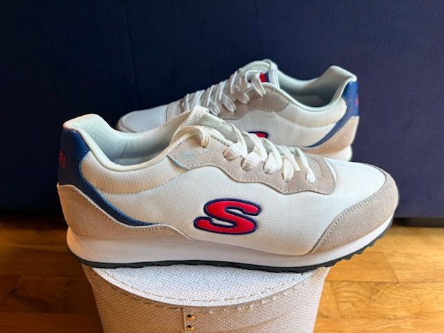 SKECHERS OG 85 Collection  Women's Trainer  /  Retro Style Sneakers