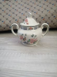 vintage royal tudor pot