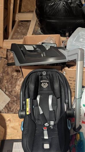 Travel system uppa baby vista, stroller, bassonet plus car seat and base