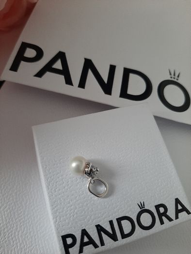 new genuine pandora sleeping angel and pearl charm