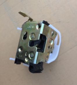 LH Door Lock (Fiat Punto 176)