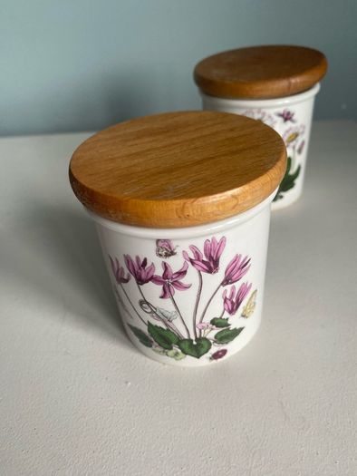 Portmeiroon botonical spice   jars with wooden lids
