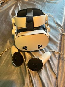 Meta quest 3s with battery pack headband