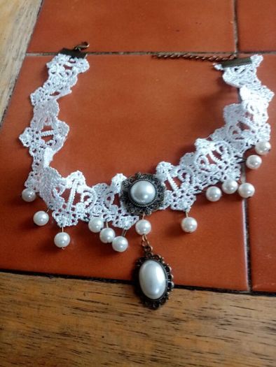 Brand new never worn Victorian style white lace necklace on chain