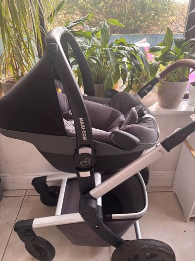 Joolz Day Travel system, Maxi Cosi Car seat and iso fix base