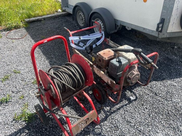 3000 psi  Honda power washer
