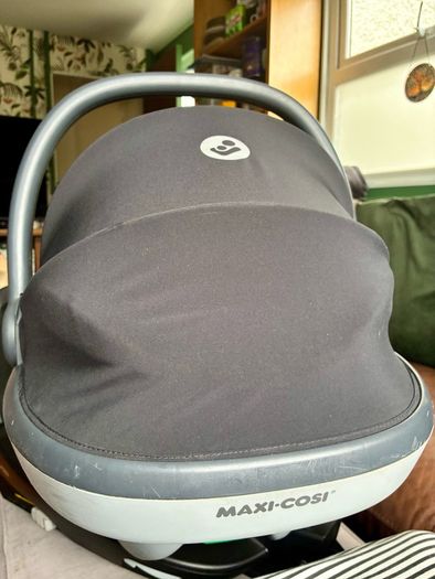 Maxi-Cosi Coral Infant Car Seat + ISOFIX Base