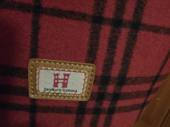 Strathurie of Scotland crossover shoulder bag