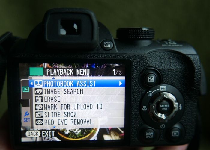Fuji Fujifilm Finepix S S4000 bridge travel super zoom 30x 24mm wide 14mp camera +SD Card, works well
