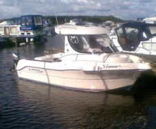 Quicksilver  Pilothouse 630  Boat  Excellent Condition
