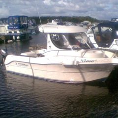 Quicksilver  Pilothouse 630  Boat  Excellent Condition