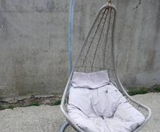 egg chair