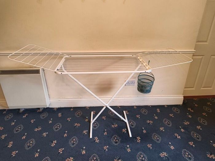 Clothes drying rack