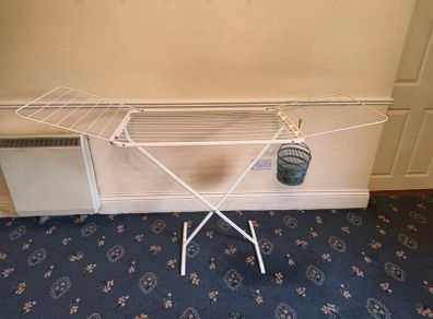 Clothes drying rack