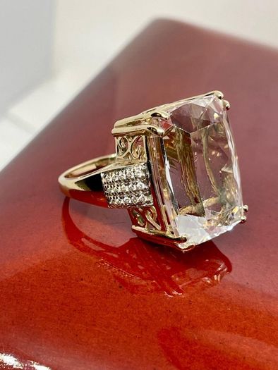 Gold Ring from the Tomas Rae collection, made of 14k Gold