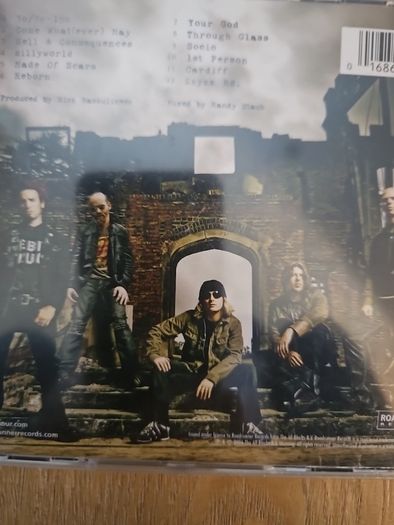Stone Sour - Come What( Ever) May.