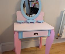 Kids dressing table