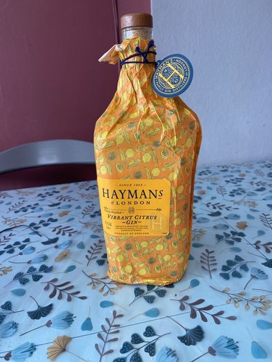 Decorative or collectible (empty) bottles Islay whisky, Islay gin, Irish whiskey