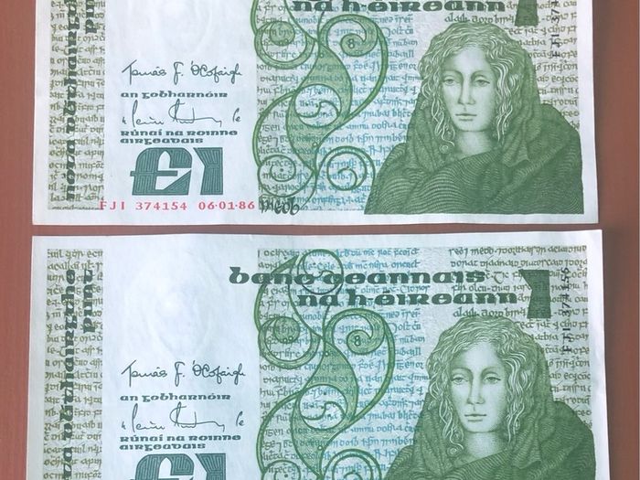 Two irish one pound punt notes