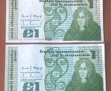 Two irish one pound punt notes