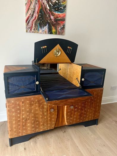 SALE!Stunning Vintage Cocktail Cabinet/Drinks Cabinet/ Sideboard