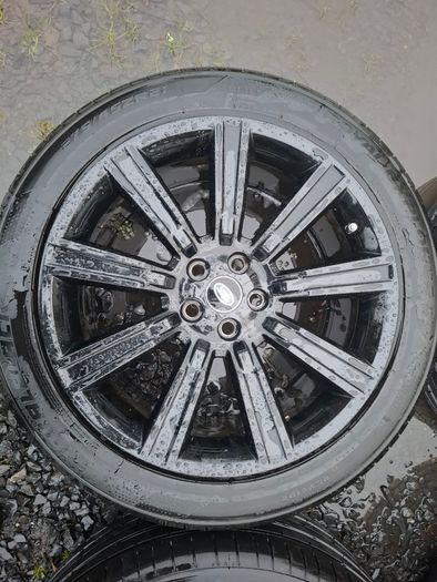 21" Genuine Range Rover Alloys with tyres