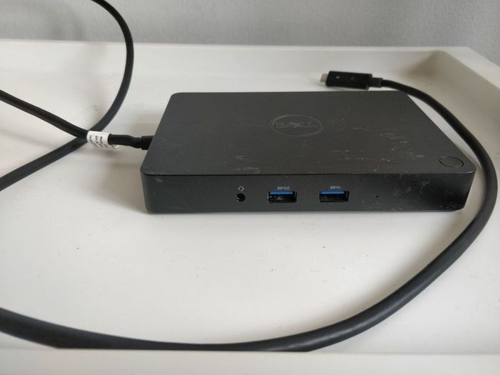Dell WD15 docking station (no power cord)