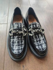 Ladies shoes
