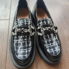 Ladies shoes