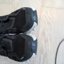 On cloud uk 7.5 black runners Image 5