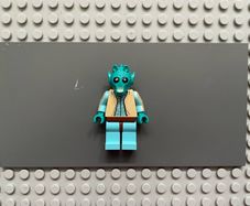 RARE! lego Star Wars sw0110 Greedo minifigure- Tan Vest, Sky Blue Legs