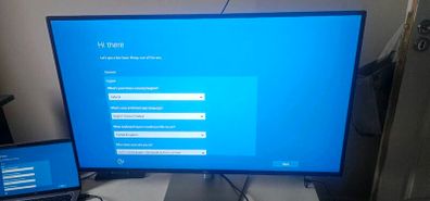 Dell U4323QE monitor ( orig box and cables incl)