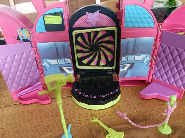 Polly pockets bundle