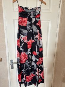 Ladies strapless dress