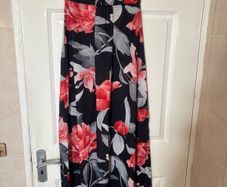 Ladies strapless dress