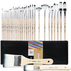 Set of 32 paintbrushes in case