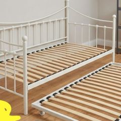 Beautiful Tendlr Day Bed