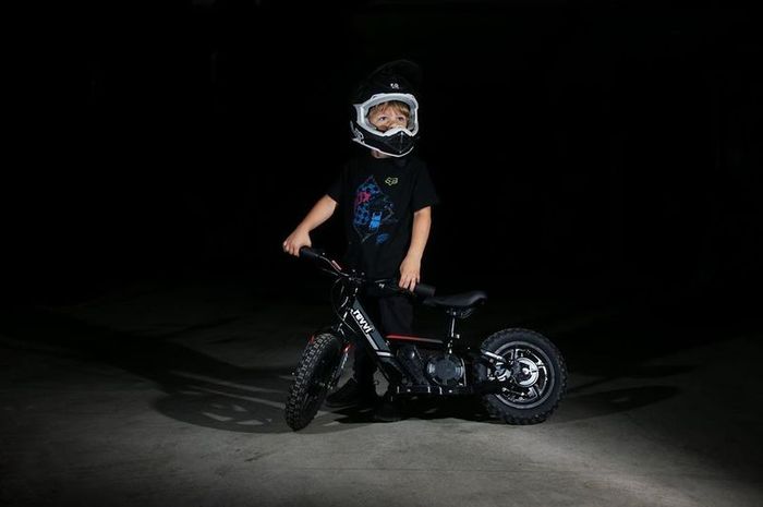 Revvi 12 Inch Lithium-ion 24v Kids Electric Balance Bike 2-6 Years