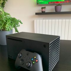 Xbox Series X , 7 games, 2 controllers, WD expansion memory