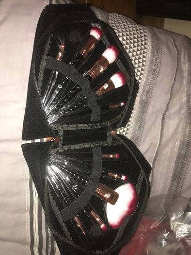 makeup brushes