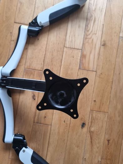 Triple monitor arm